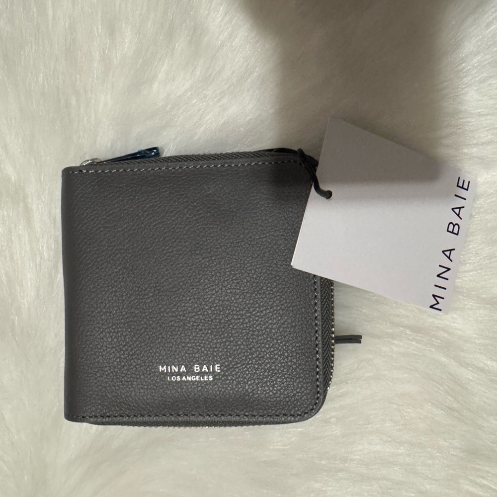 Mina Baie Gray Leather Zip Wallet